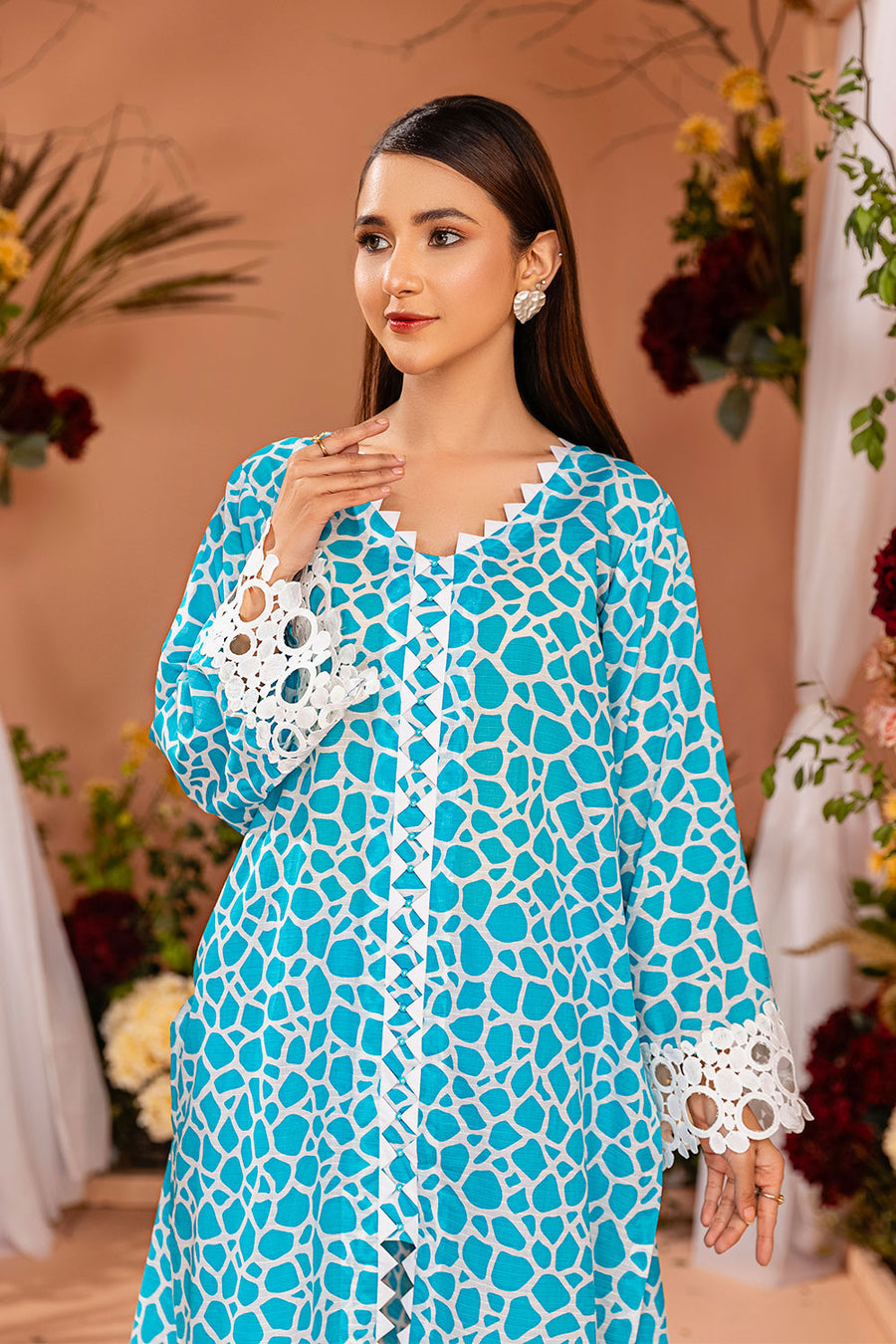 Safwa Orla Unstitched Printed Lawn 2Piece Suit - OR 70