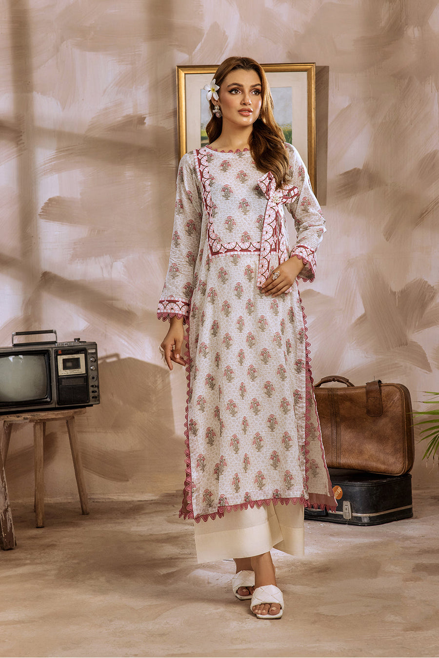 Safwa Safron Vol-03 Fine Digital Printed Lawn Unstitched 3Pc Suit SAF-24