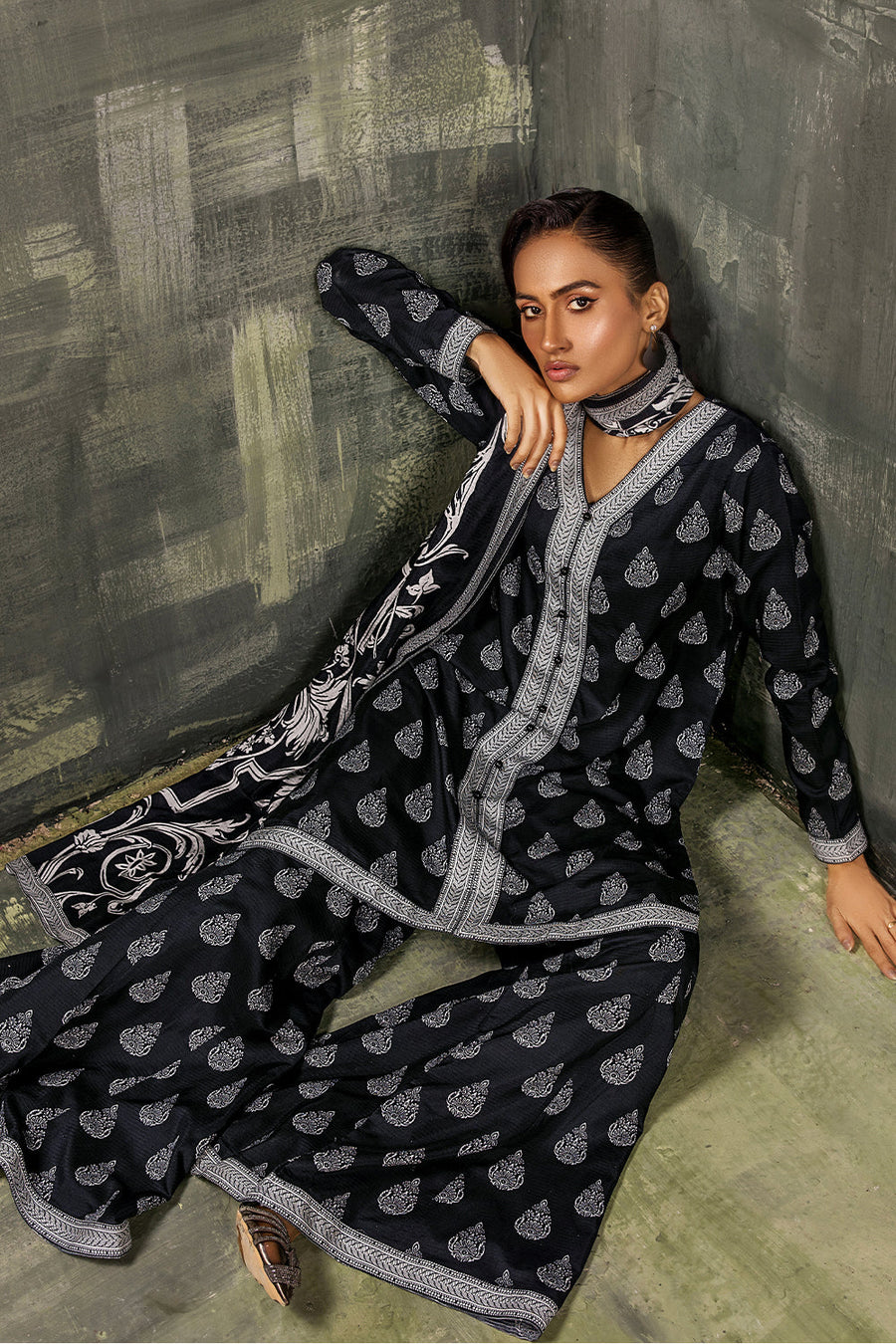 Melora by Safwa Digital Printed Doria Viscose Unstitched 3Pc Suit MLO-02