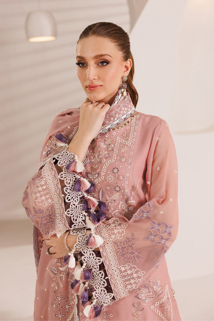 Alizeh Dhaagay Embroidered Chiffon Unstitched 3Pc Suit AF-DHG-5032-Aabia
