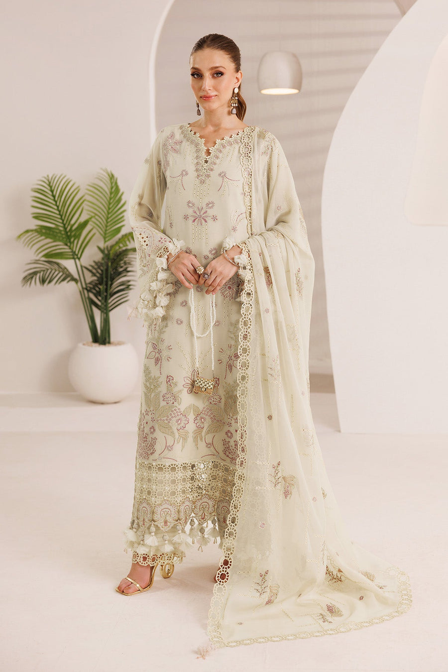 Alizeh Dhaagay Embroidered Chiffon Unstitched 3Pc Suit AF-DHG-5033-Raviyah