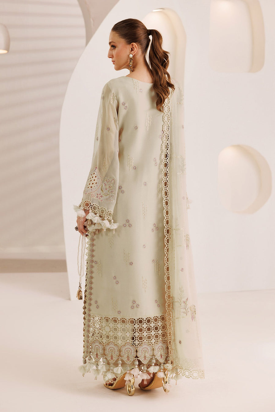 Alizeh Dhaagay Embroidered Chiffon Unstitched 3Pc Suit AF-DHG-5033-Raviyah