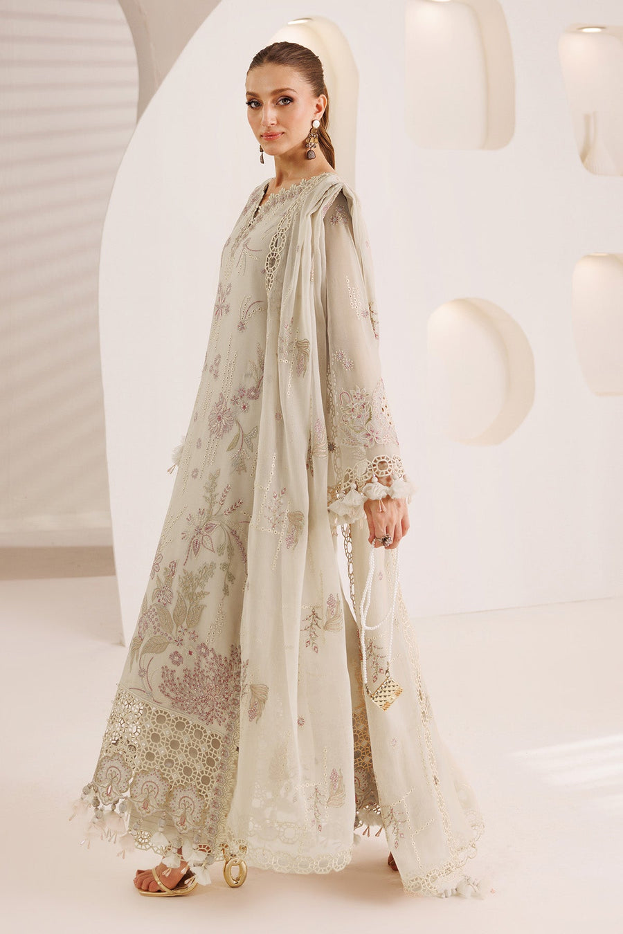 Alizeh Dhaagay Embroidered Chiffon Unstitched 3Pc Suit AF-DHG-5033-Raviyah
