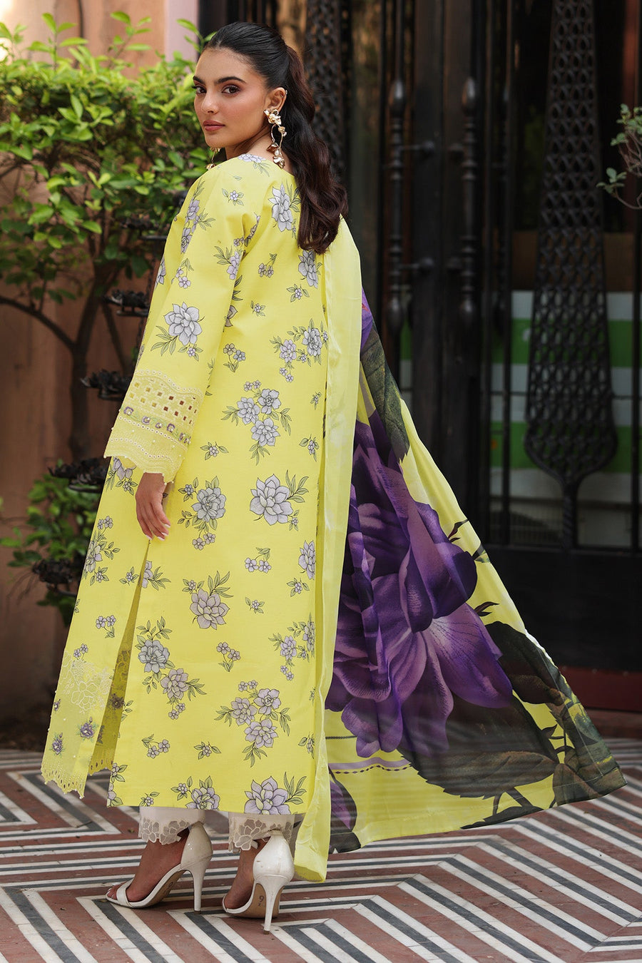 Alizeh Fashion Levana Embroidered Lawn Unstitched 3Pc Suit AF-EPL-7043-DAVIAN