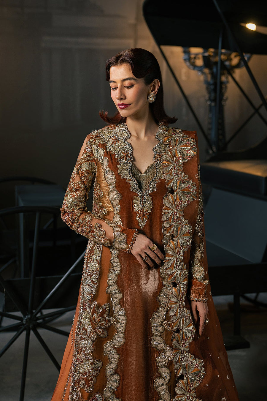 Afrozeh Hayat Wedding Embroidered Velvet Unstitched 3Pc Suit - Zavaa