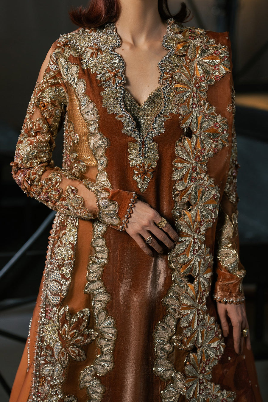Afrozeh Hayat Wedding Embroidered Velvet Unstitched 3Pc Suit - Zavaa