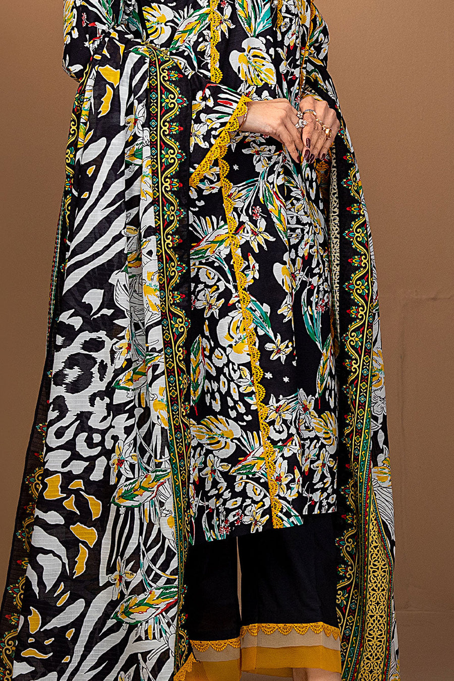 Ixora by Safwa Fine Printed Doria Lawn Unstitched 3Pc Suit ICS-26
