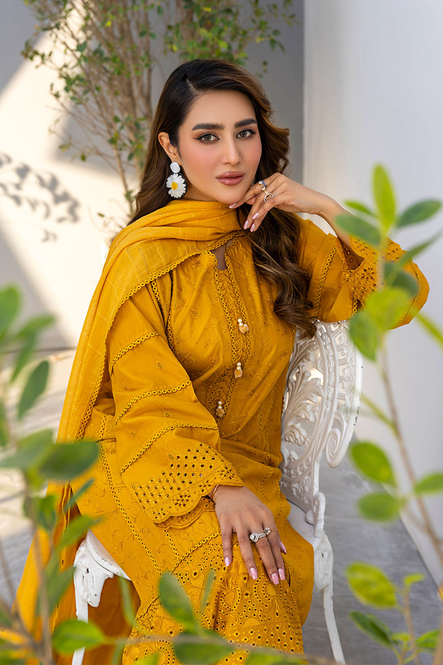 Safwa Virtue Premium Embroidered Lawn Unstitched 3Pc Suit VSC-02