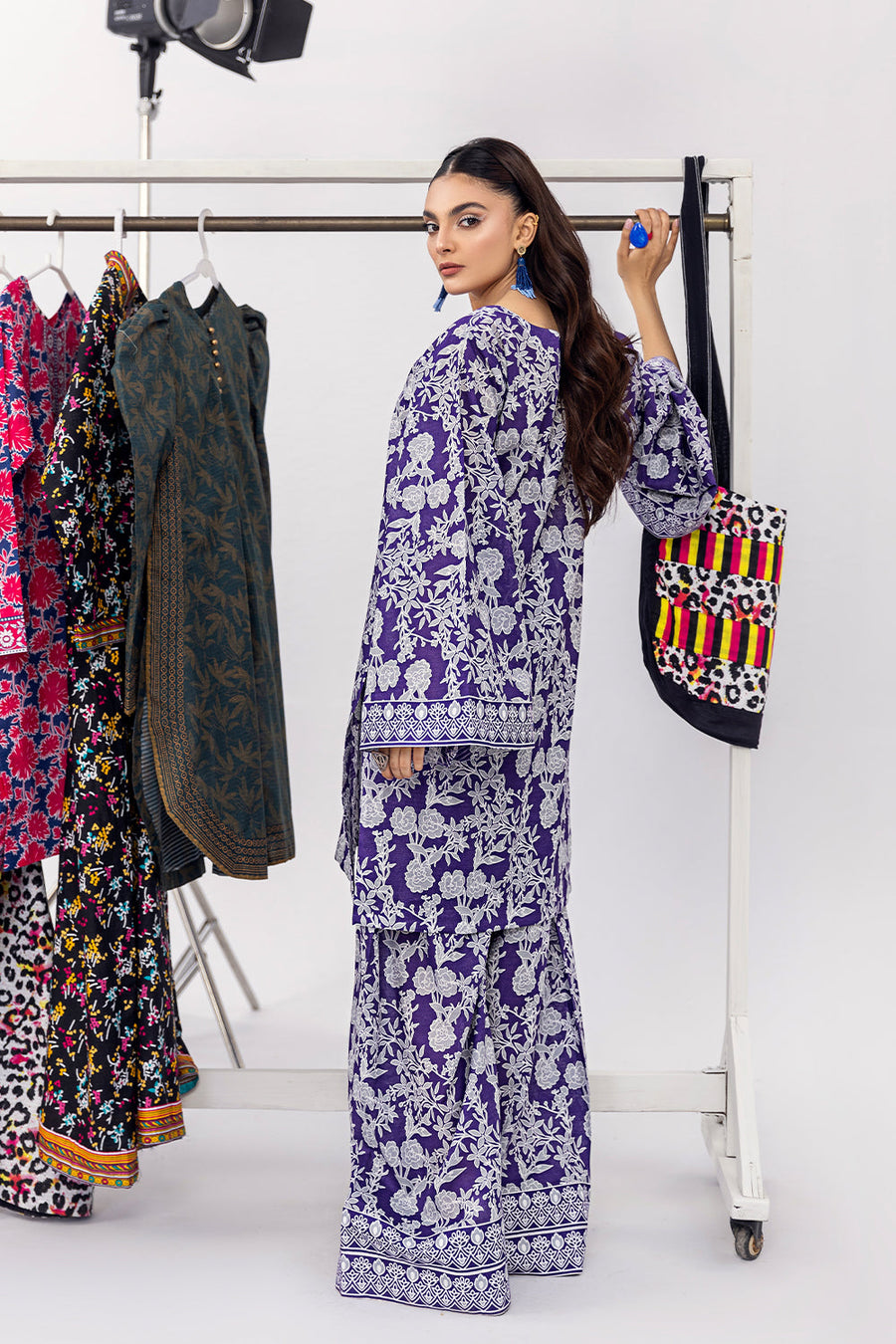 Safwa Orla Unstitched Printed Lawn 2Piece Suit - OR 88