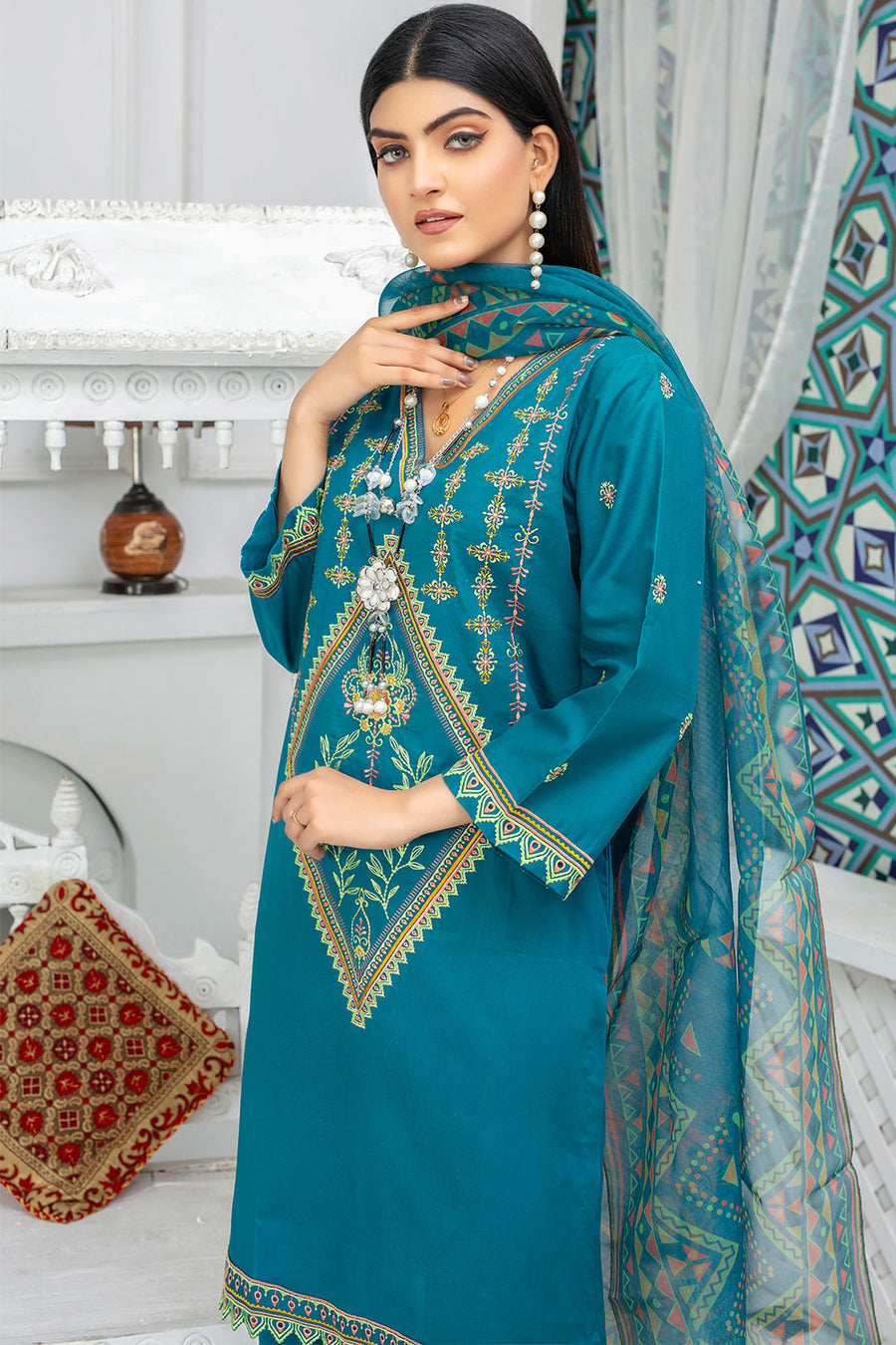Safwa Embroidered Lawn Pret 3Pc Suit 3P-EMB-111