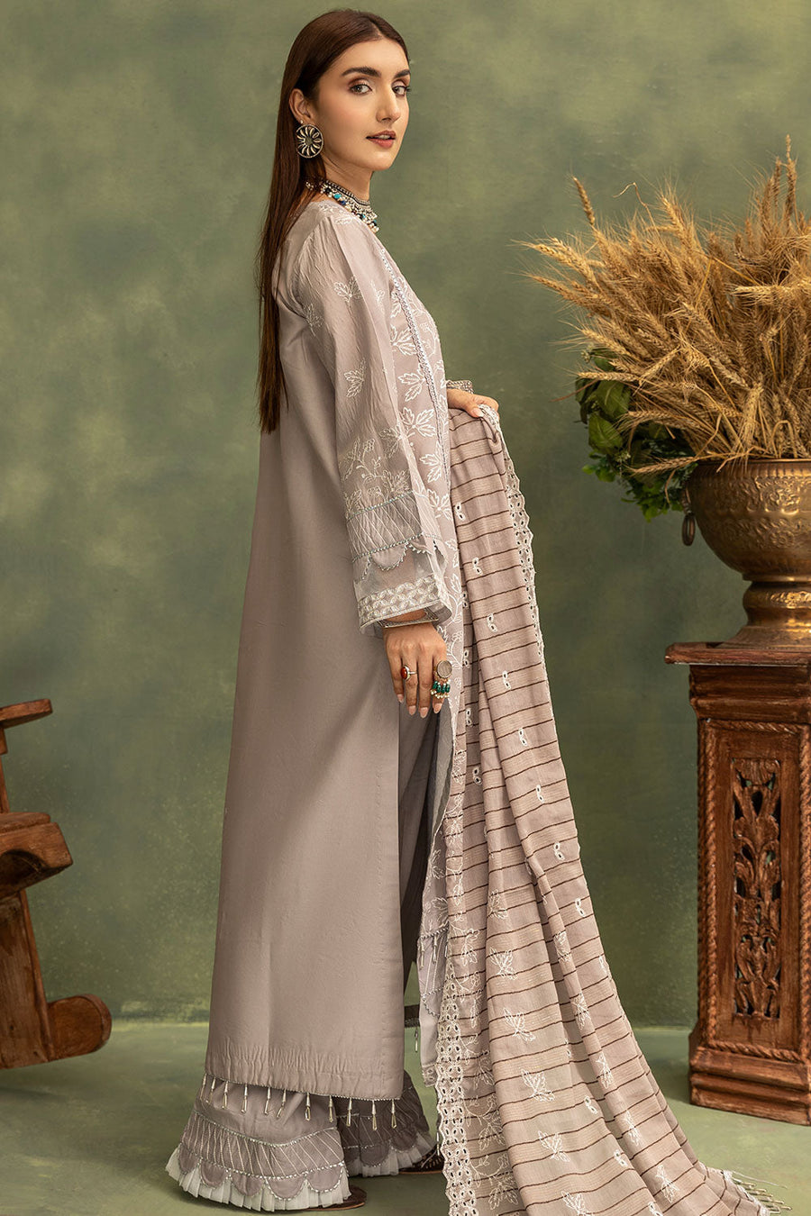 Safwa Arfa Premium Embroidered Lawn Unstitched 3Pc Suit ARF-05