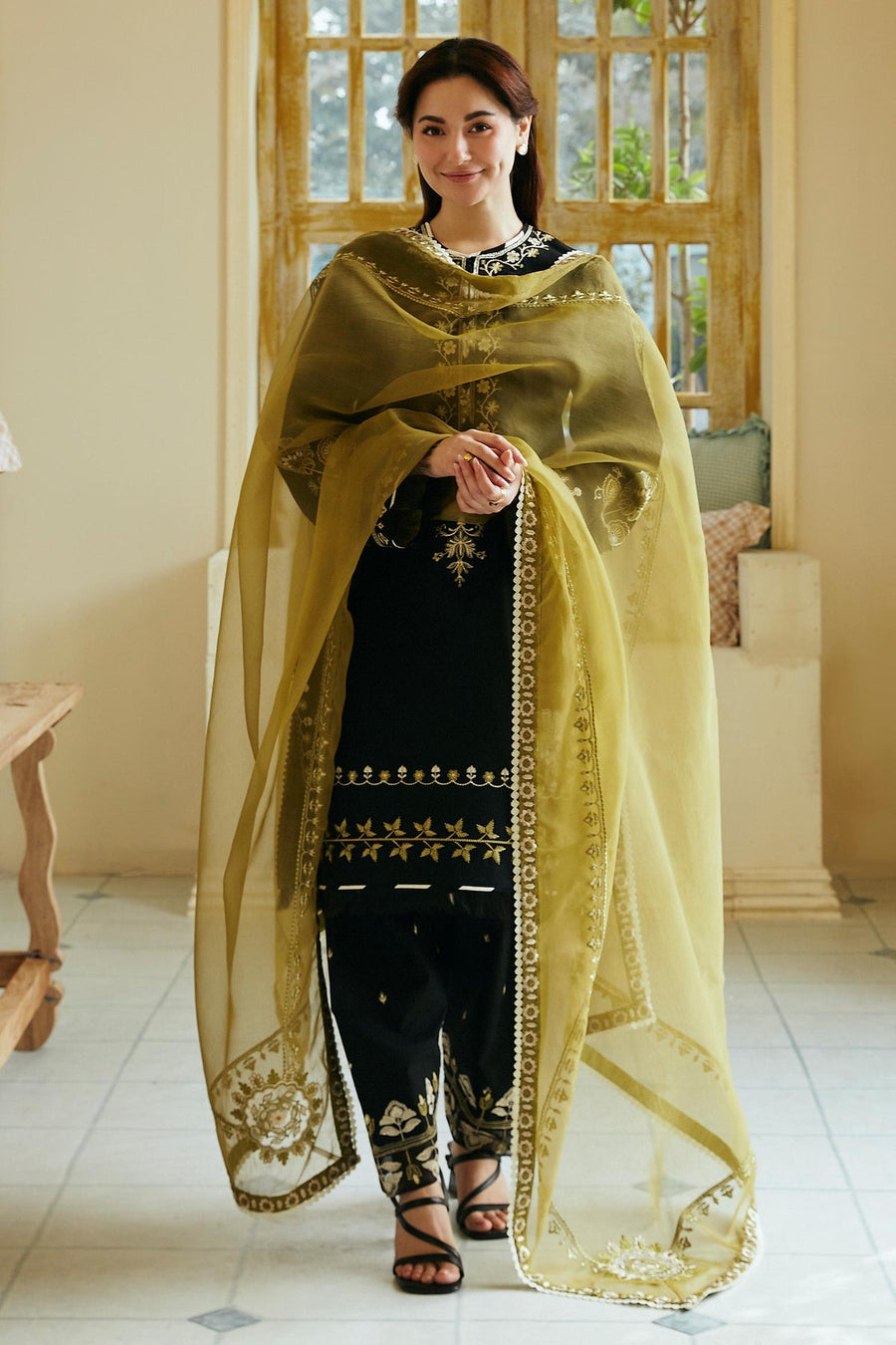 Coco by Zara Shahjahan Embroidered Lawn Unstitched 3Pc Suit D-01B ARZOO