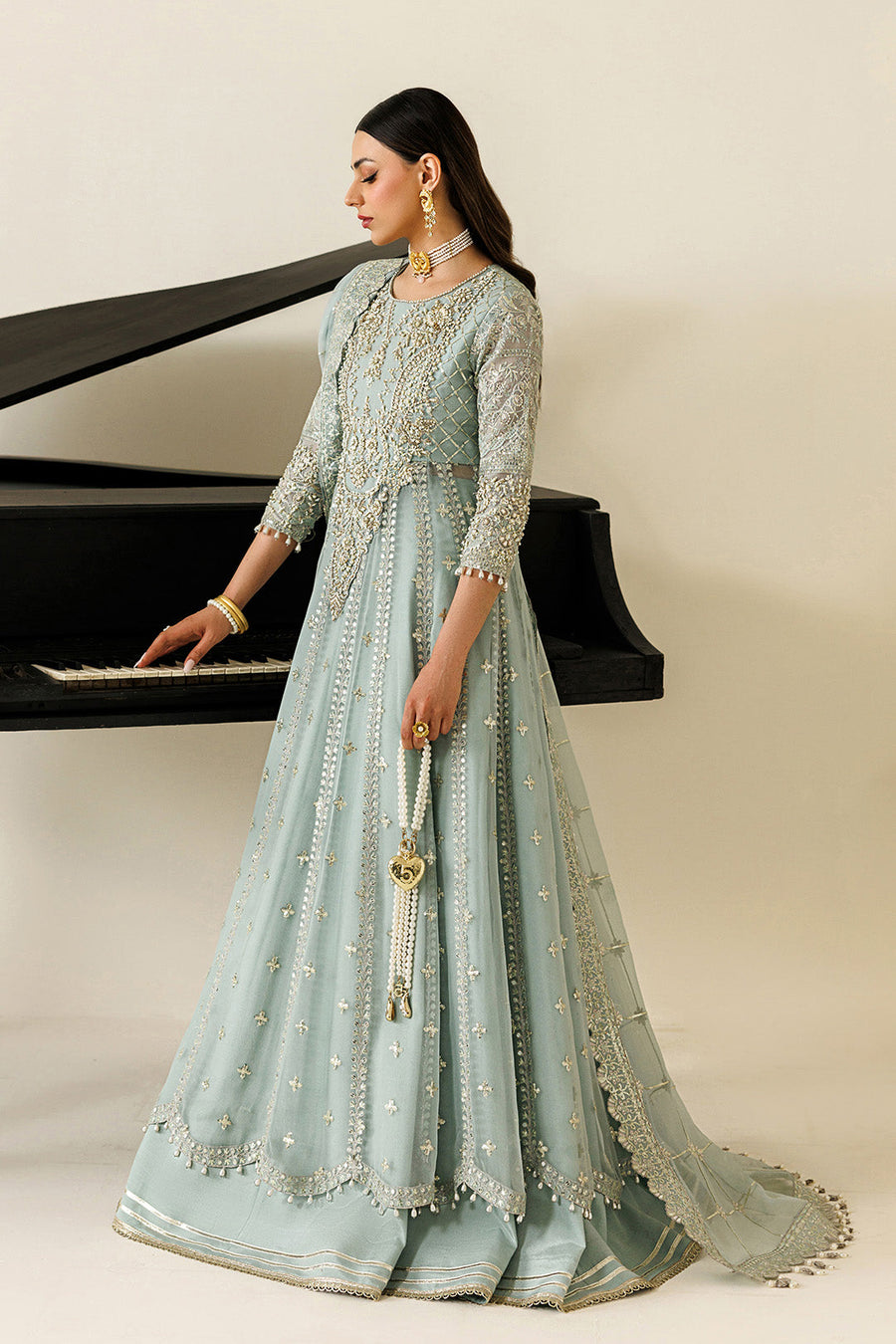Alizeh Aymal Embroidered Chiffon Unstitched 3Pc SuitAF-BHM-4070-Sinoor