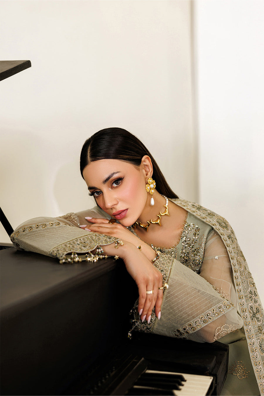 Alizeh Aymal Embroidered Chiffon Unstitched 3Pc SuitAF-BHM-4072-Javi