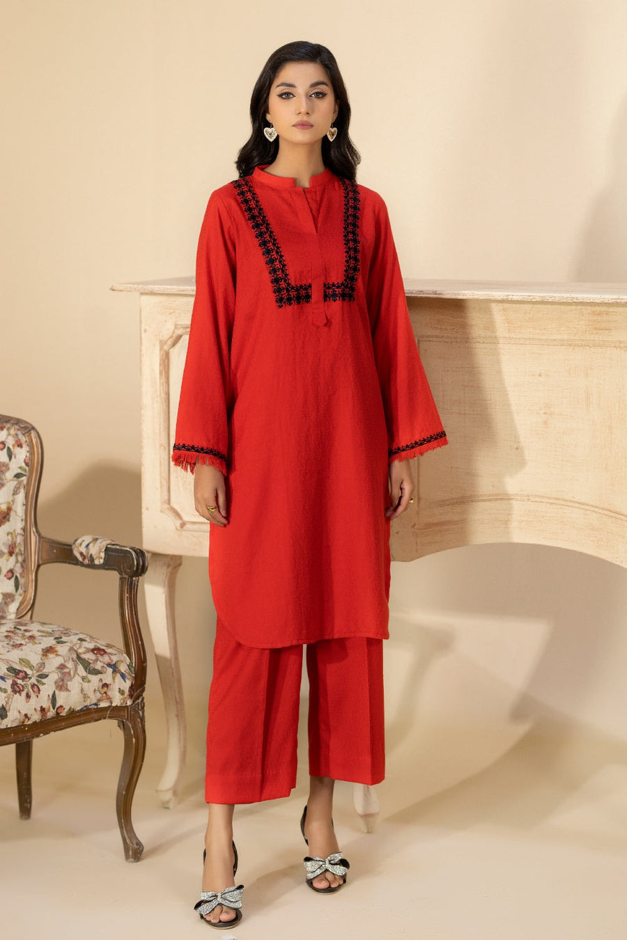 LW-11 Red Embroidered 2Pc - LA ROSAA