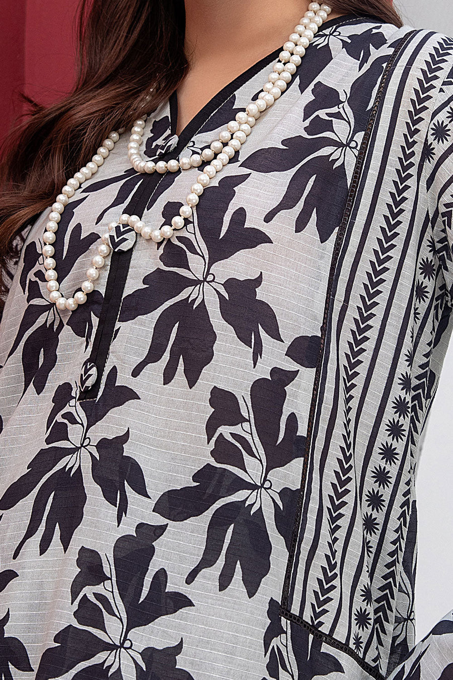 Safwa Printed Lawn Pret 2Pc Suit (Shirt/Trouser) P000383