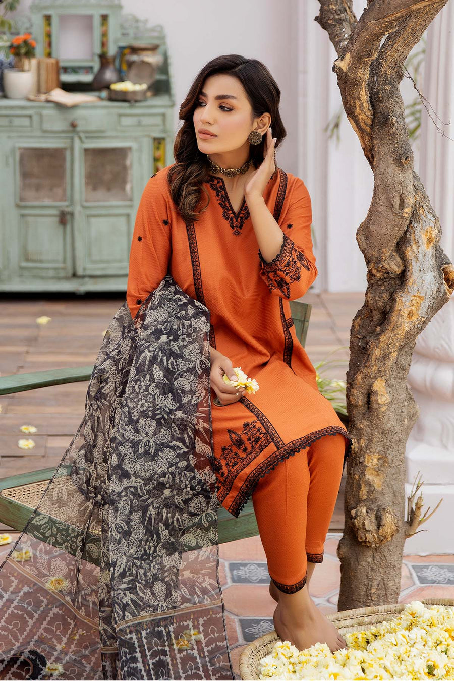 La Rosaa Festive Eid Embroidered Self Lawn Ready to Wear 3Pc Suit LE-24-14
