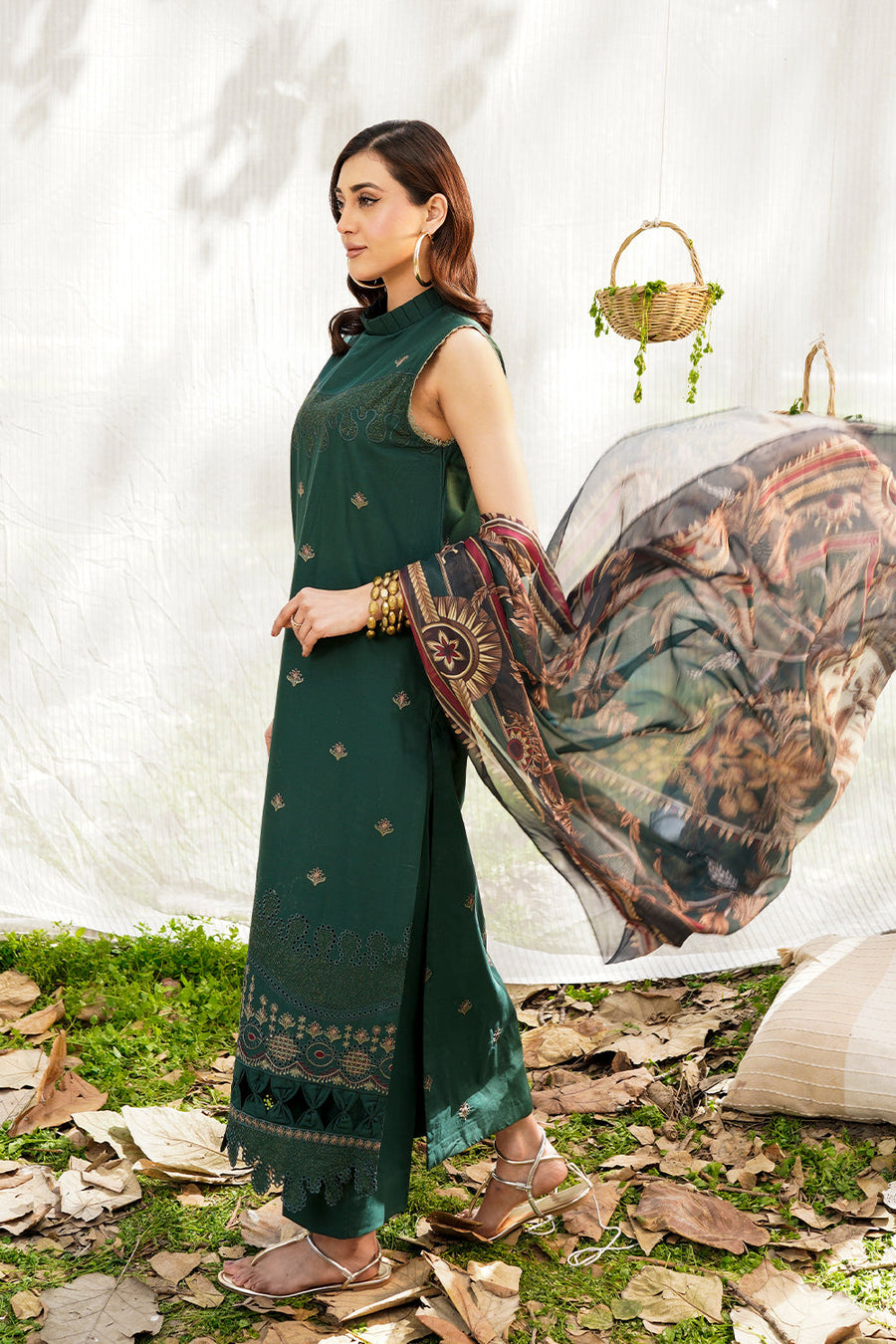 Safwa Skye Premium Embroidered Lawn Unstitched 3Pc Suit SKY-05