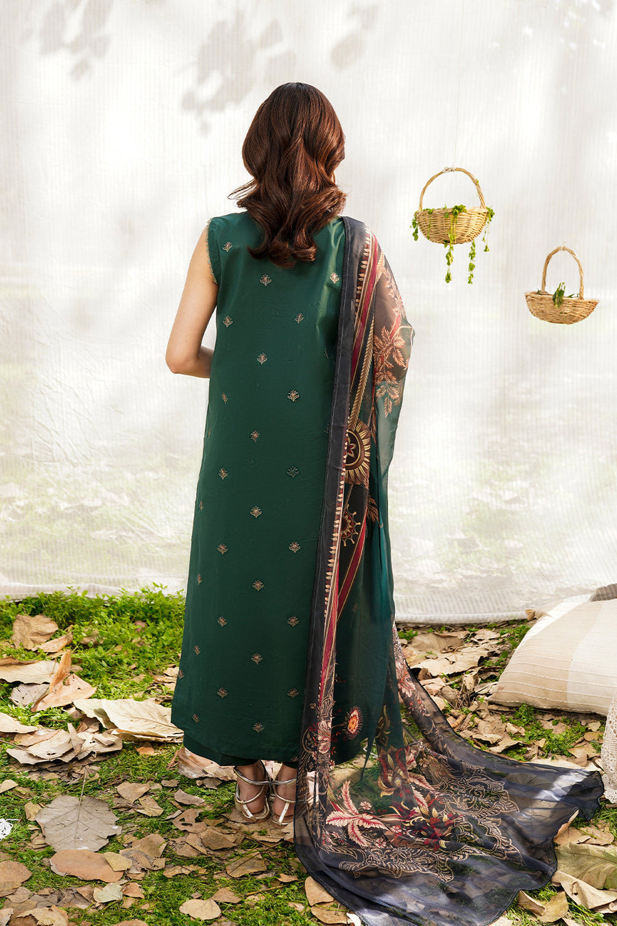 Safwa Skye Premium Embroidered Lawn Unstitched 3Pc Suit SKY-05