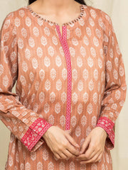 edenrobe Allure Lawn Unstitched Printed 3Pc Suit EWU24A1-29057-3P