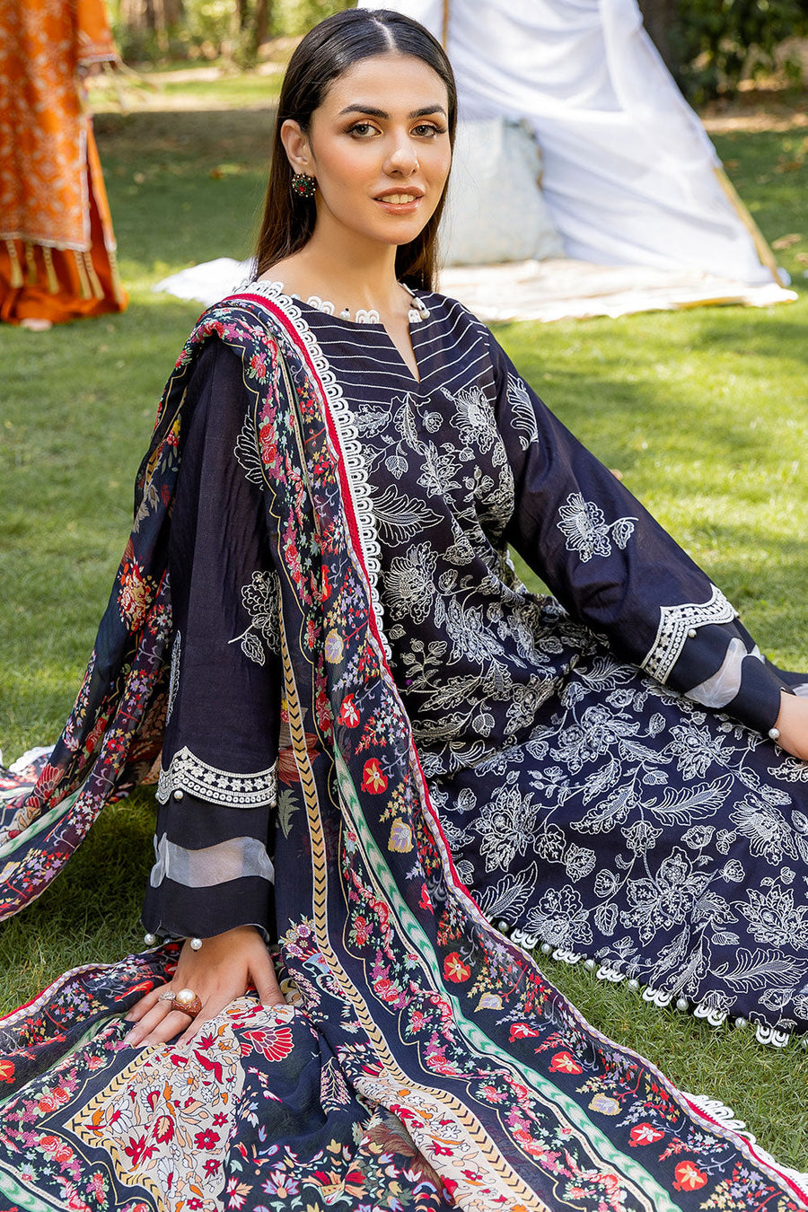 Safwa Spinel Premium Embroidered Lawn Unstitched 3Pc Suit SPN-07