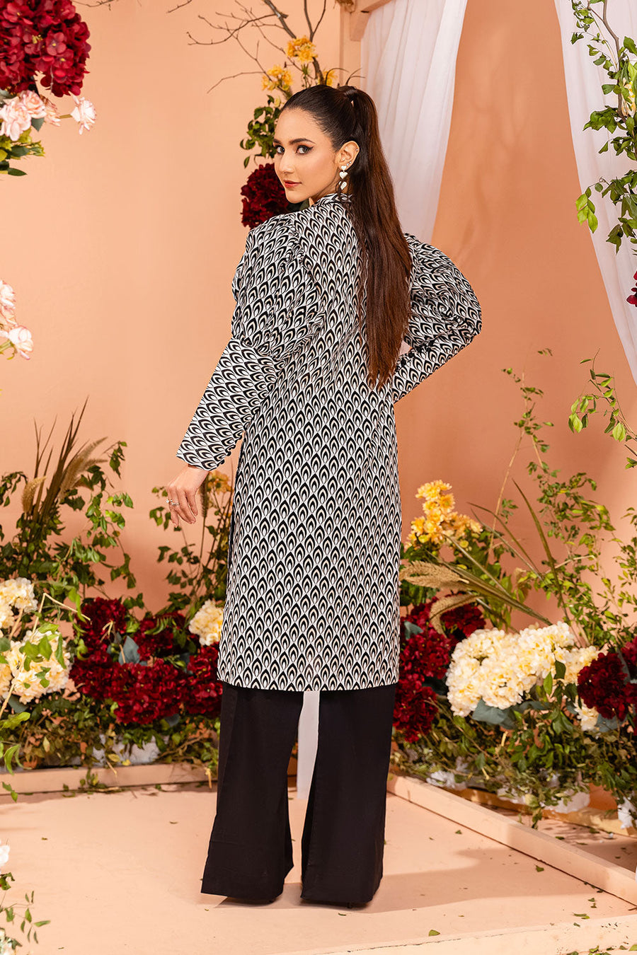 Safwa Orla Unstitched Printed Lawn 2Piece Suit - OR 75