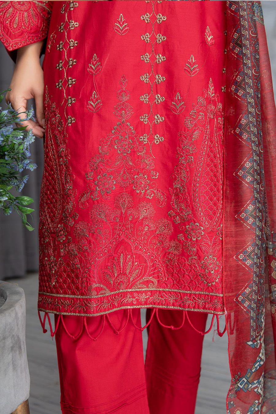 FCS-06 - SAFWA FLORAL 3-PIECE EMBROIDERED COLLECTION VOL 01