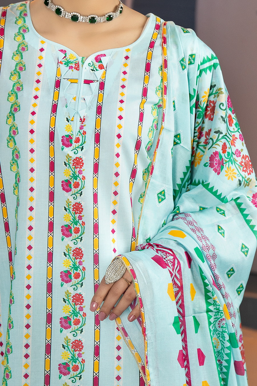Safwa Summer Printed Lawn Unstitched 3 Piece Suit SSP-17