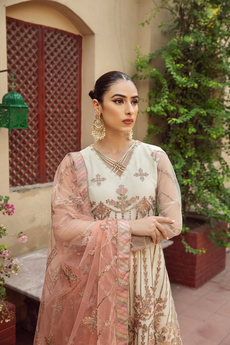 Alizeh Fashion Shahtaj Formal Wedding Embroidered 3PC Suit D-01 Zevar