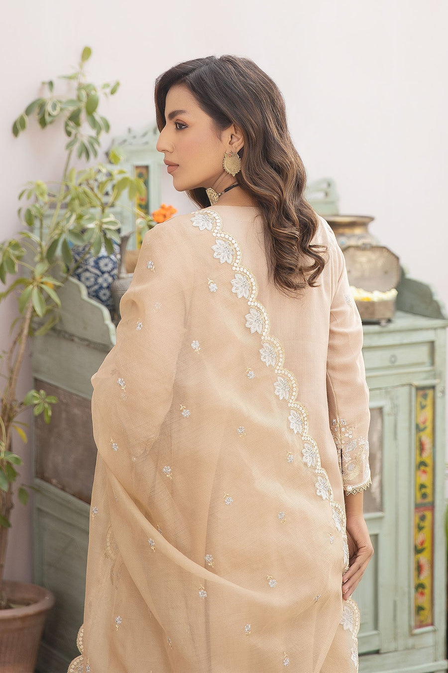 La Rosaa Festive Eid Embroidered Self Lawn Ready to Wear 3Pc Suit LE-24-04