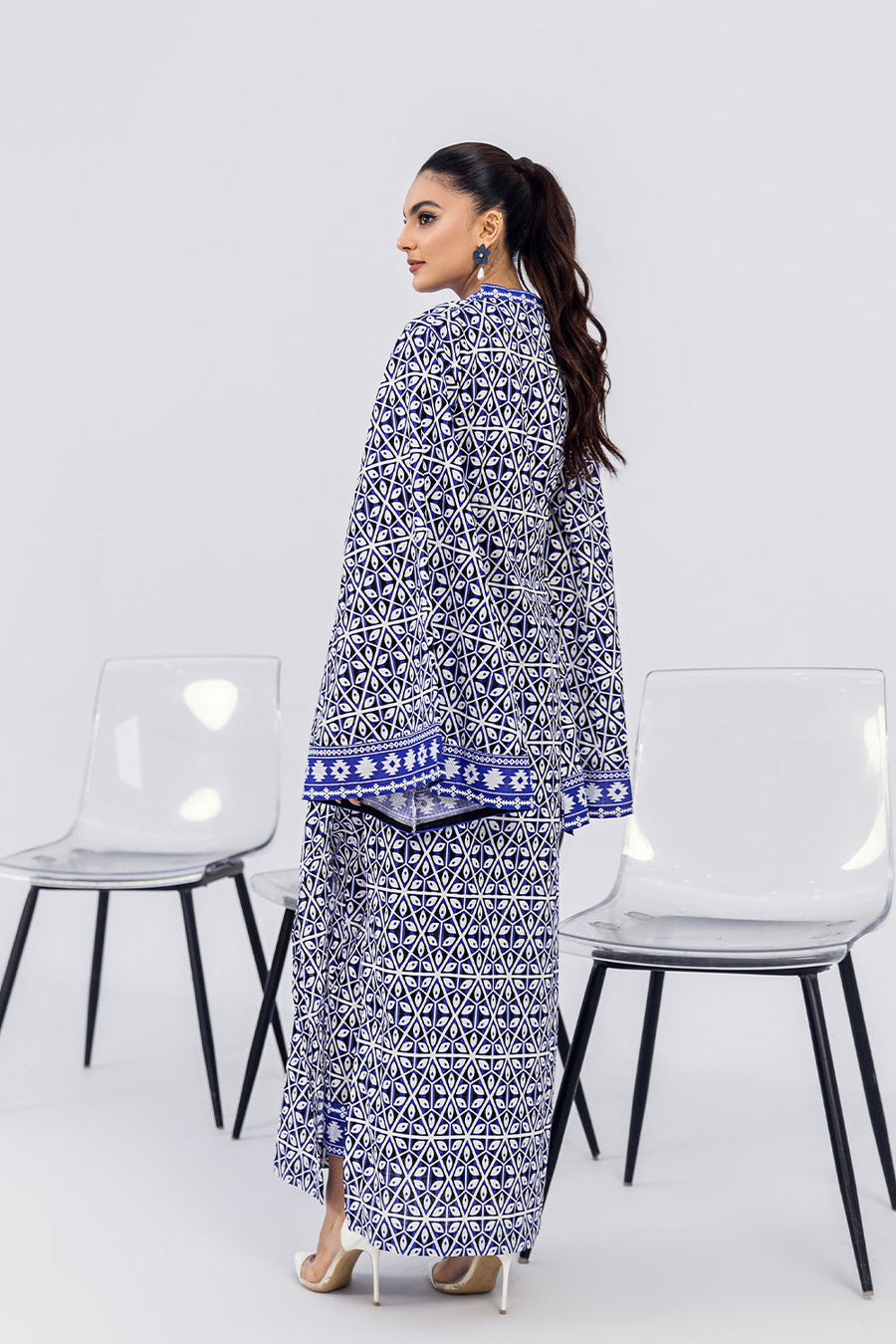 Safwa Orla Unstitched Printed Lawn 2Piece Suit - OR 84