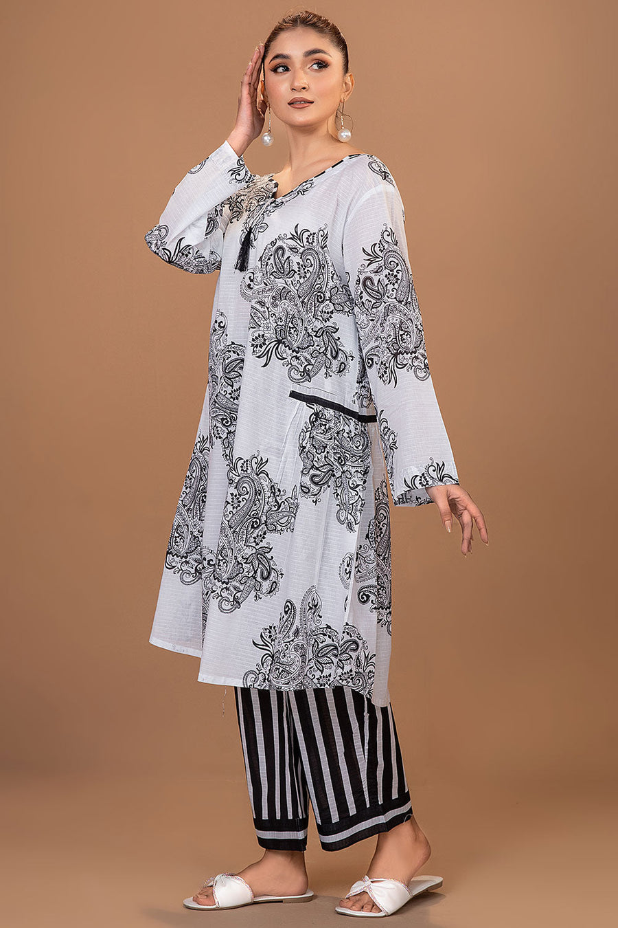 Safwa Printed Lawn Pret 2Pc Suit (Shirt/Trouser) P000386