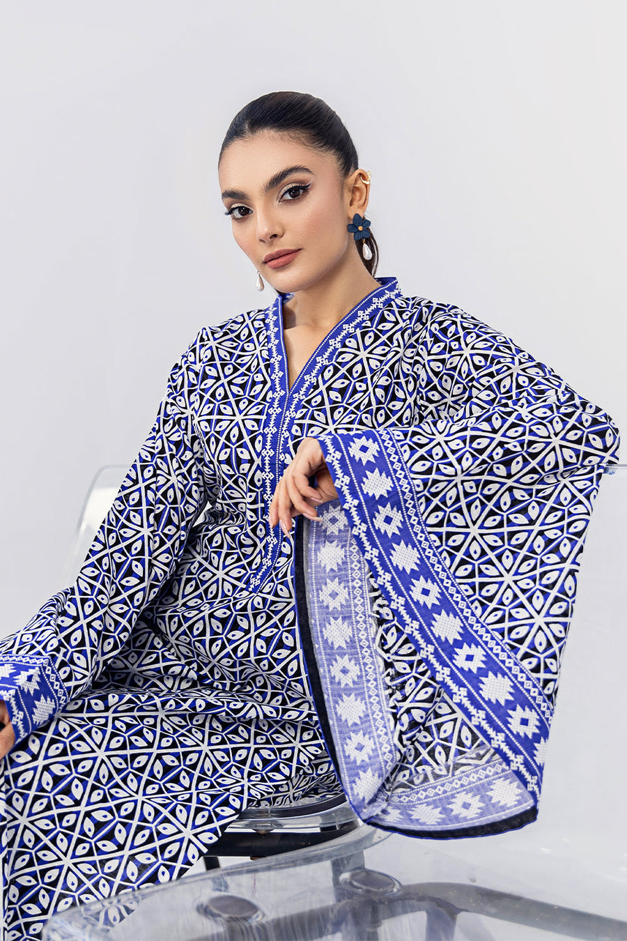 Safwa Orla Unstitched Printed Lawn 2Piece Suit - OR 84