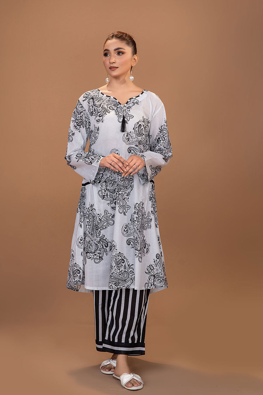 Safwa Printed Lawn Pret 2Pc Suit (Shirt/Trouser) P000386