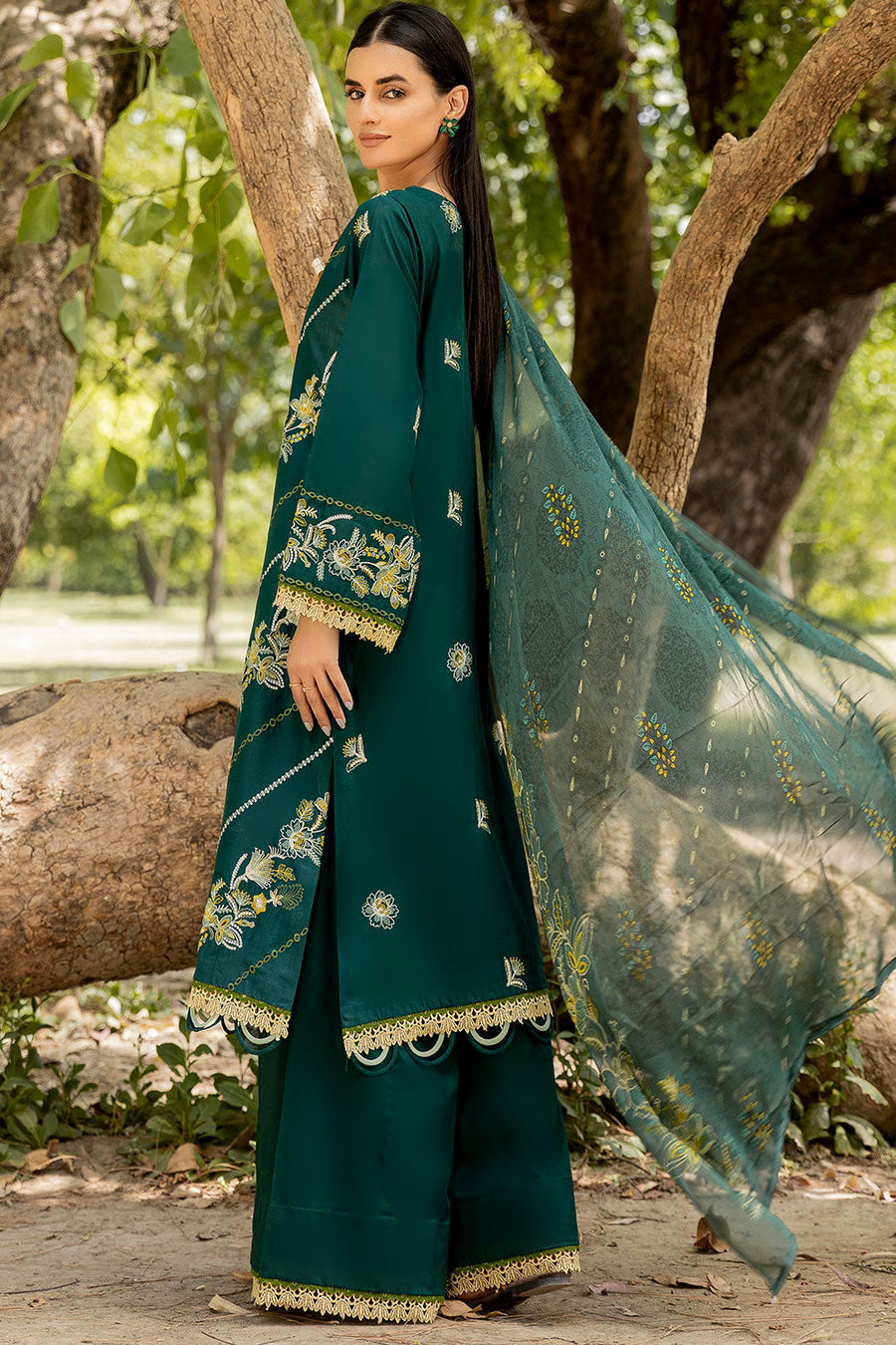 Safwa Spinel Premium Embroidered Lawn Unstitched 3Pc Suit SPN-01