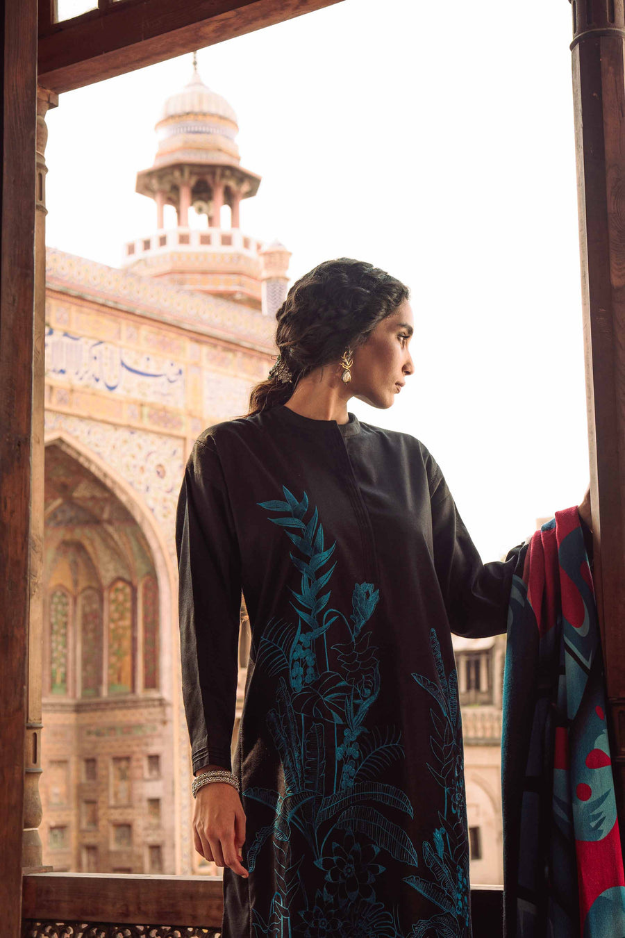 Nishat Sunehray Din Embroidered Karandi Unstitched 3Pc Suit - 42303026