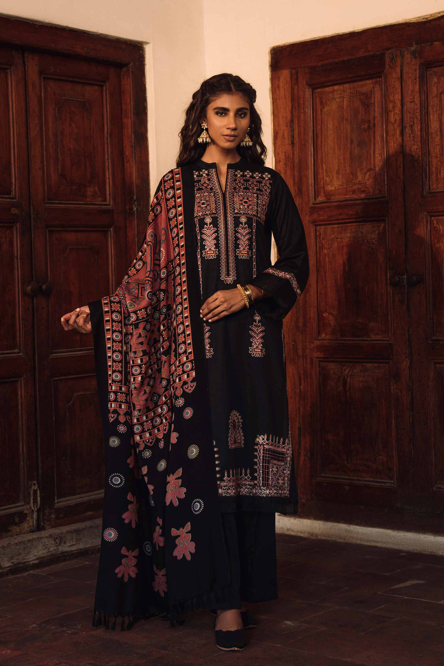 Nishat Sunehray Din Embroidered Karandi Unstitched 3Pc Suit - 42303029