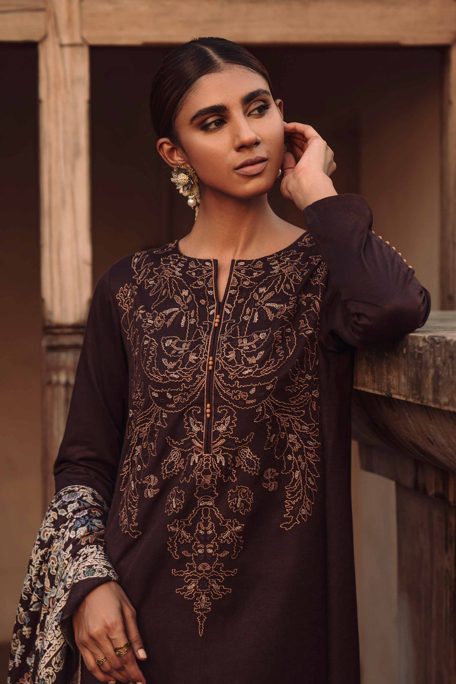 Nishat Sunehray Din Embroidered Karandi Unstitched 3Pc Suit - 42303031