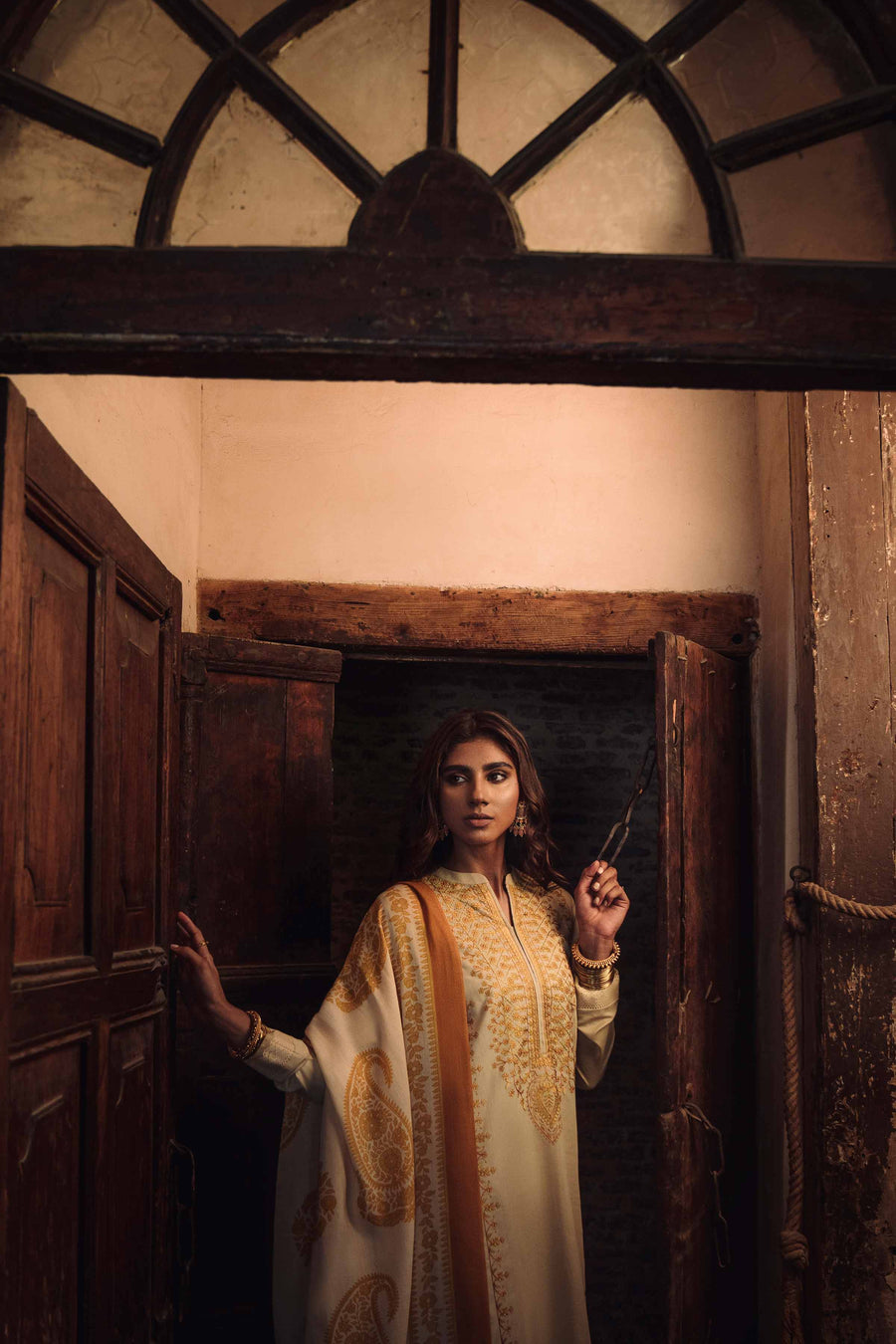 Nishat Sunehray Din Embroidered Karandi Unstitched 3Pc Suit - 42303034
