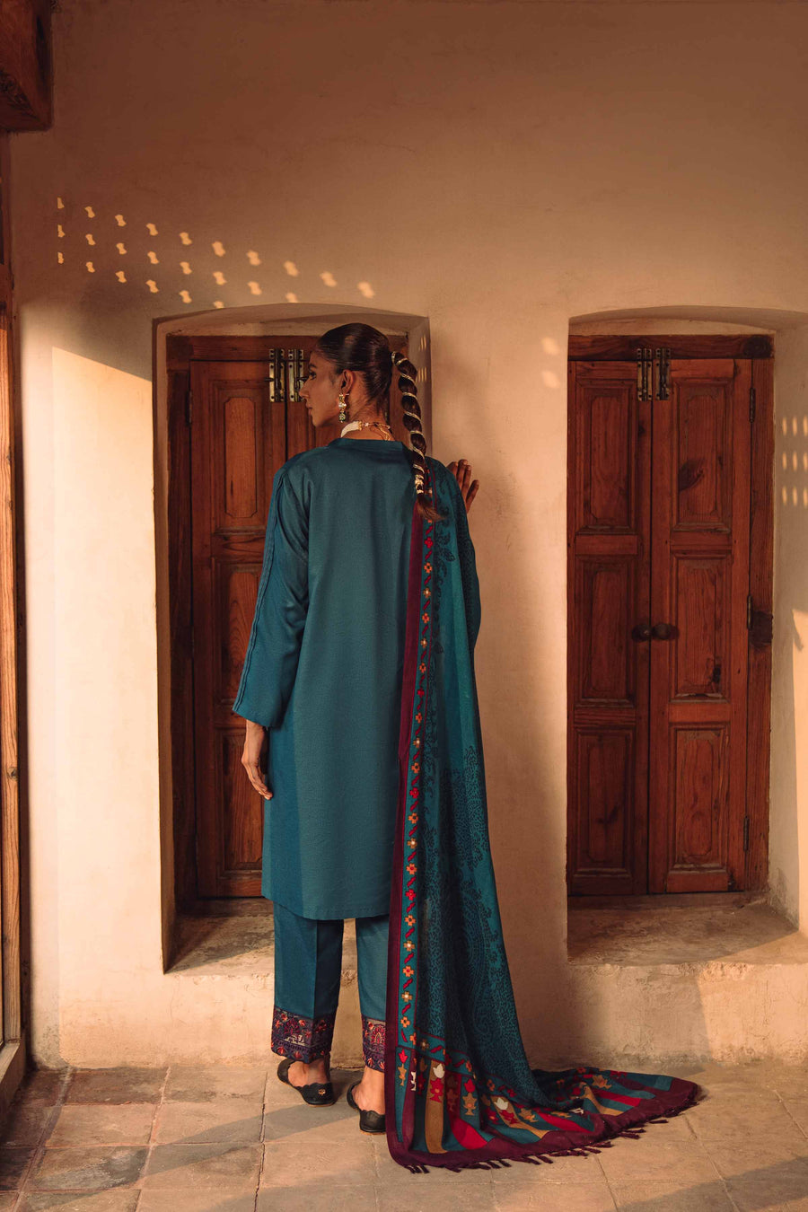 Nishat Sunehray Din Embroidered Karandi Unstitched 3Pc Suit - 42303037