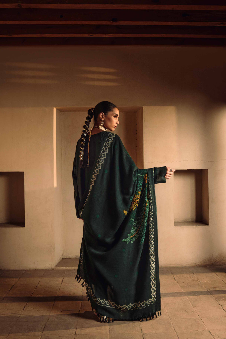Nishat Sunehray Din Embroidered Karandi Unstitched 3Pc Suit - 42303039