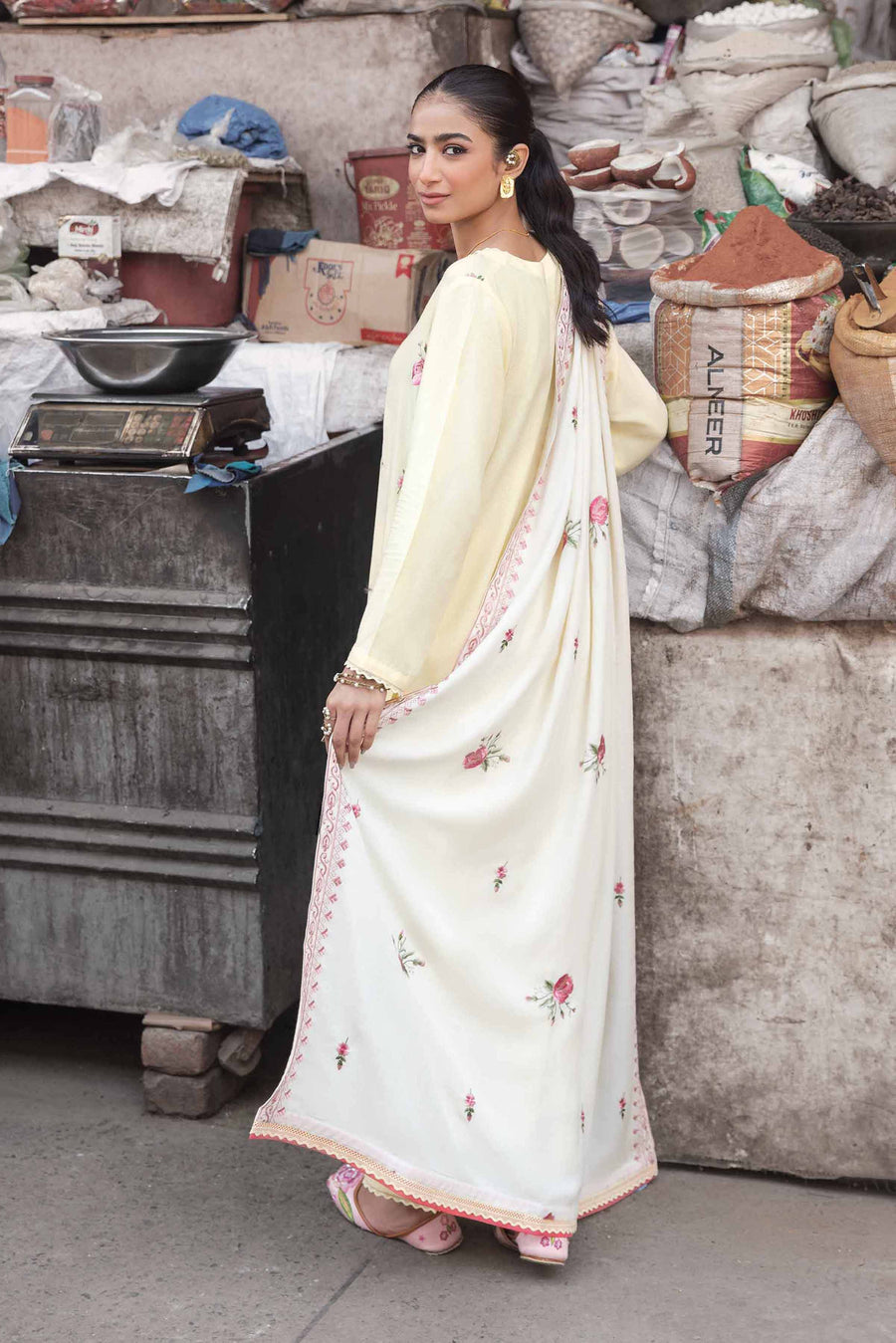 Nishat Sunehray Din Embroidered Karandi Unstitched 3Pc Suit - 42303064
