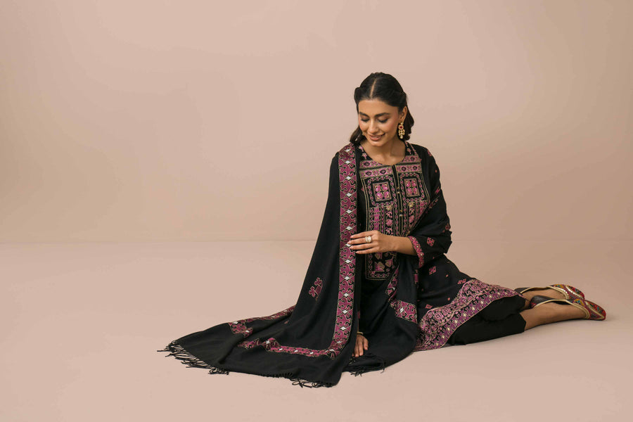 Nishat Sunehray Din Embroidered Karandi Unstitched 3Pc Suit - 42303077