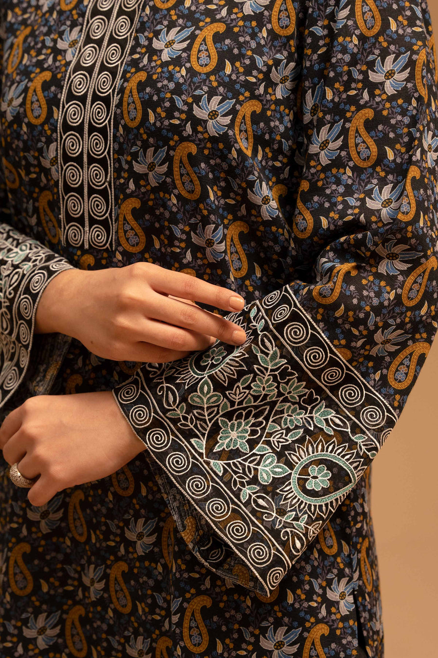 Nishat Sunehray Din Embroidered Khaddar Unstitched 3Pc Suit - 42303131
