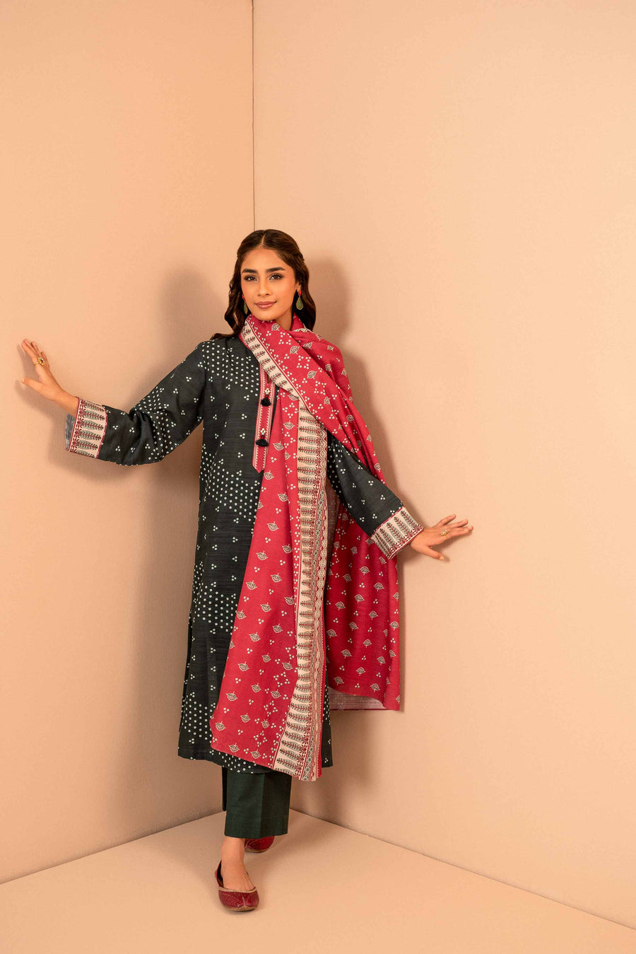 Nishat Winter Printed Khaddar Unstitched 3Pc Suit - 42303281
