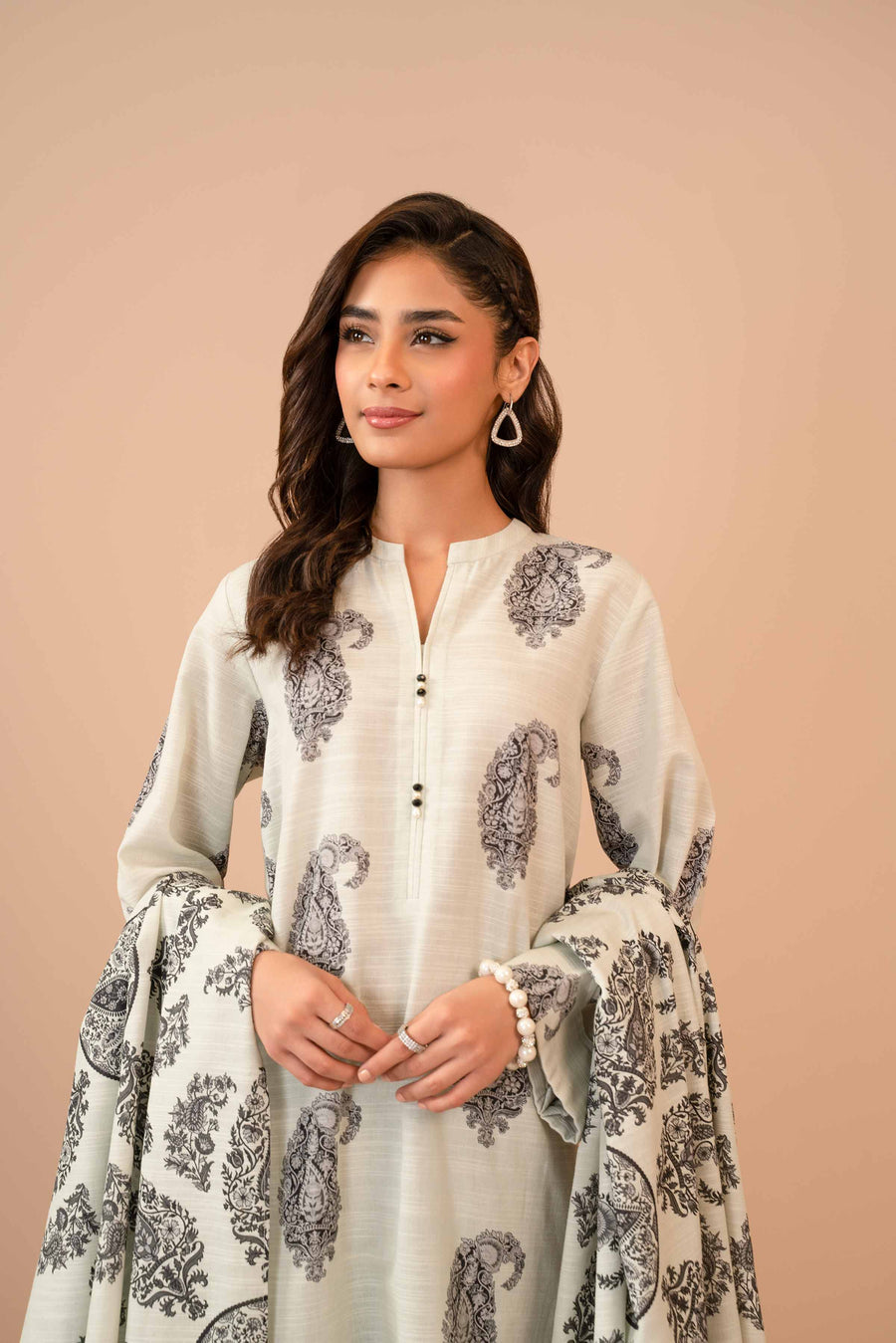 Nishat Winter Printed Khaddar Unstitched 3Pc Suit - 42303286