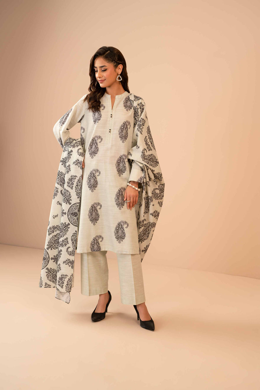 Nishat Winter Printed Khaddar Unstitched 3Pc Suit - 42303286