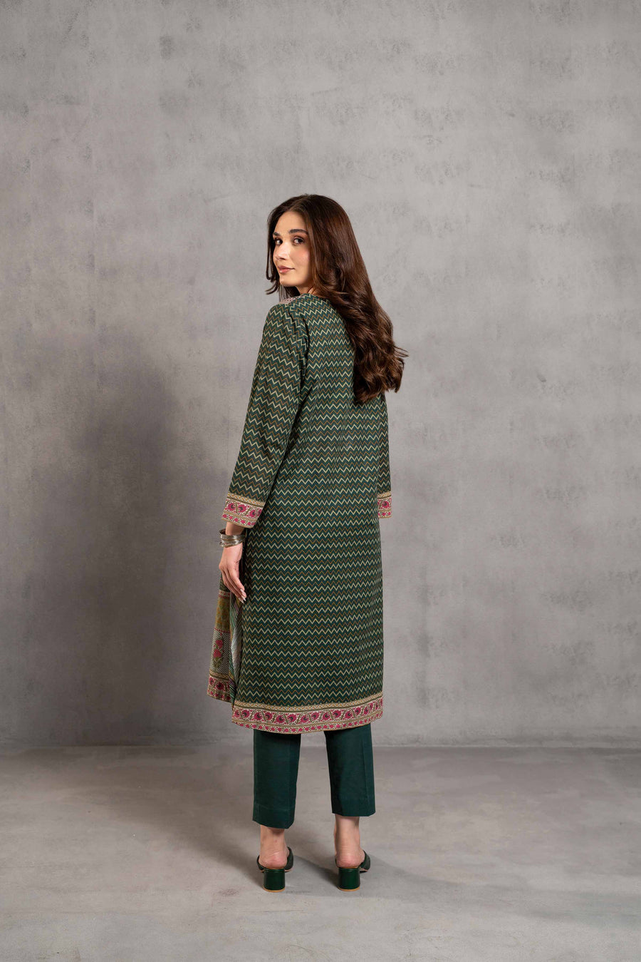 Nishat Sunehray Din Printed Khaddar Unstitched 2Pc Suit - 42303303