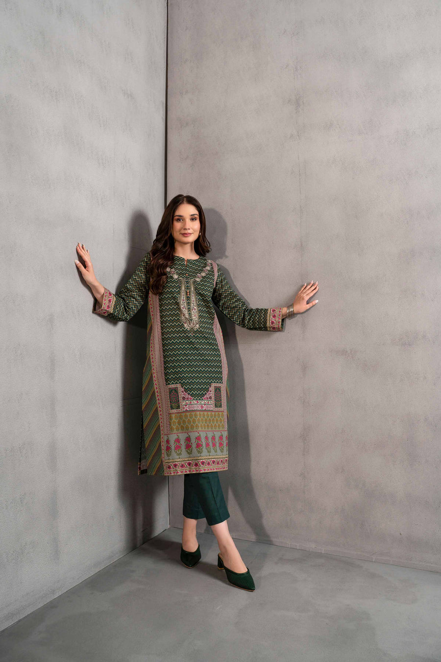 Nishat Sunehray Din Printed Khaddar Unstitched 2Pc Suit - 42303303