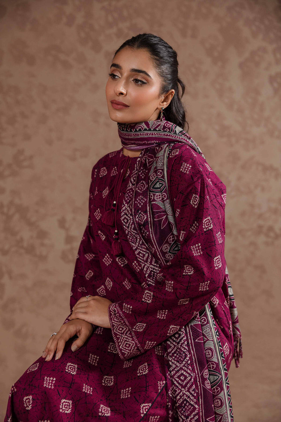 Nishat Sunehray Din Printed Karandi Unstitched 2Pc Suit - 42303375
